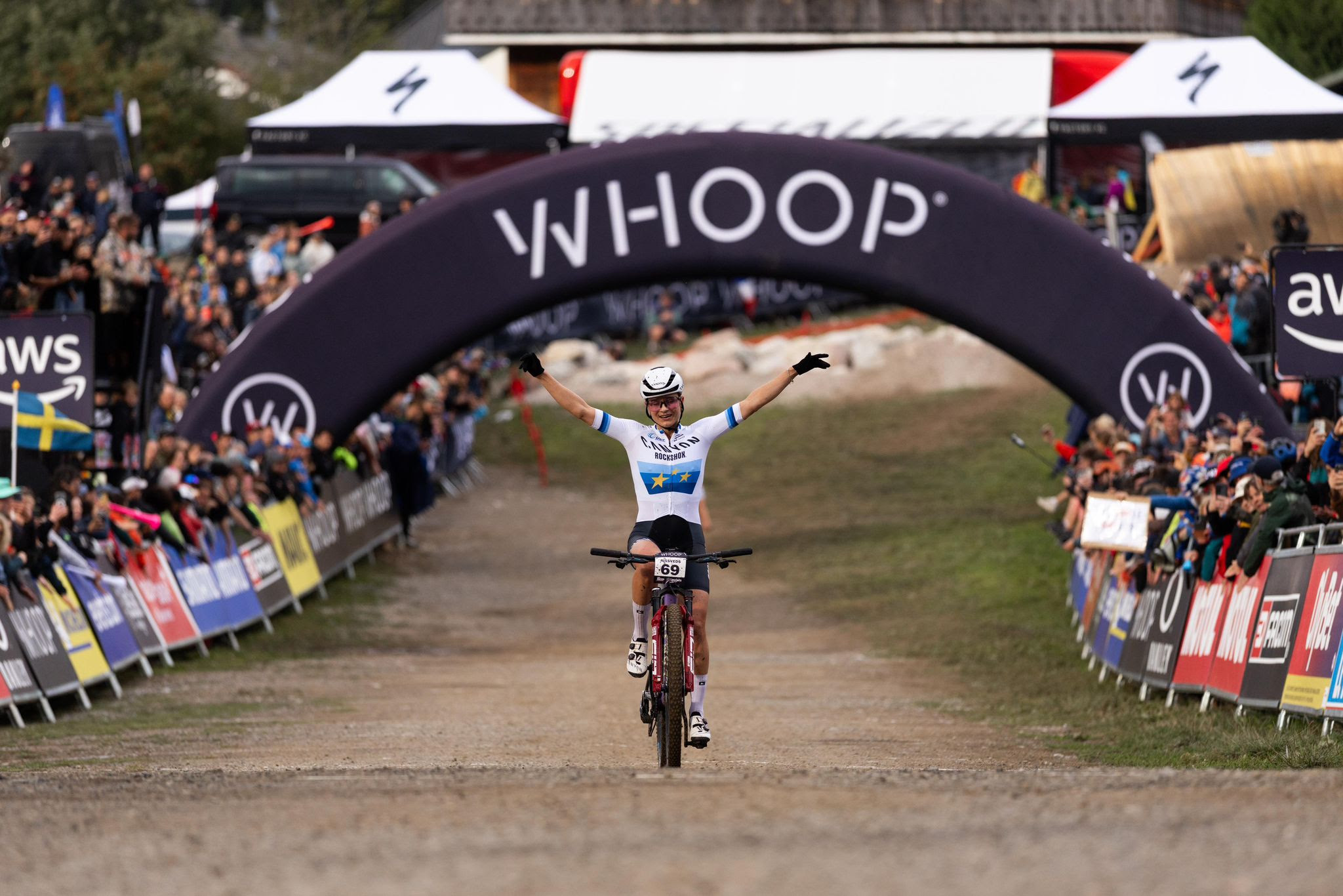 Jenny Rissveds wins the short track event at the Les Get UCI Mountain Bike World series round