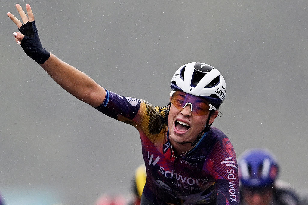 PLOUAY, FRANCE - AUGUST 30: Mischa Bredewold of Netherlands and Team SD Worx - Protime celebrates at finish line as race winner during the 24th GP de Plouay - Lorient- Agglomeration Trophee 2025 a 165.3km one day race from Plouay to Plouay / #UCIWWT / on August 30, 2025 in Plouay, France. (Photo by Luc Claessen/Getty Images)